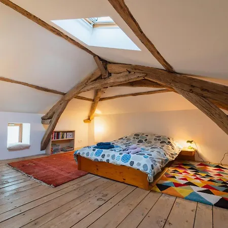 La Mouliere Family House بيت ضيافة