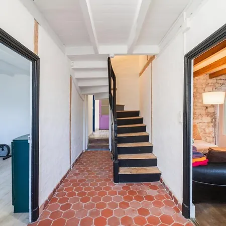 بيت ضيافة La Mouliere Family House 3*